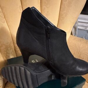 Paul Green high heel suede booties